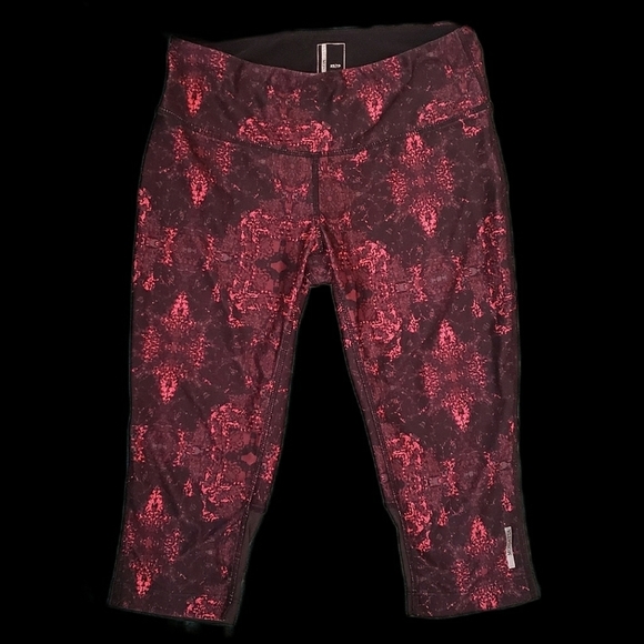 (C-4)Mondetta Activewear Capri, Bergundy/Black, XS - Picture 1 of 3